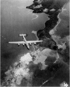 B-24D 在南中國海面執行轟炸任務