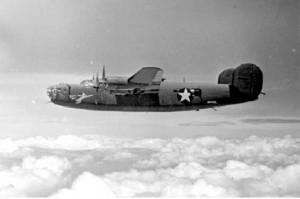 在三萬呎高空飛行的 B-24 轟炸機