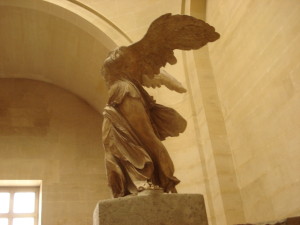 無頭女雕塑，法國羅浮宮「三寶」之一