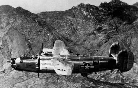 B-24 重轟炸機飛越喜馬拉雅山區