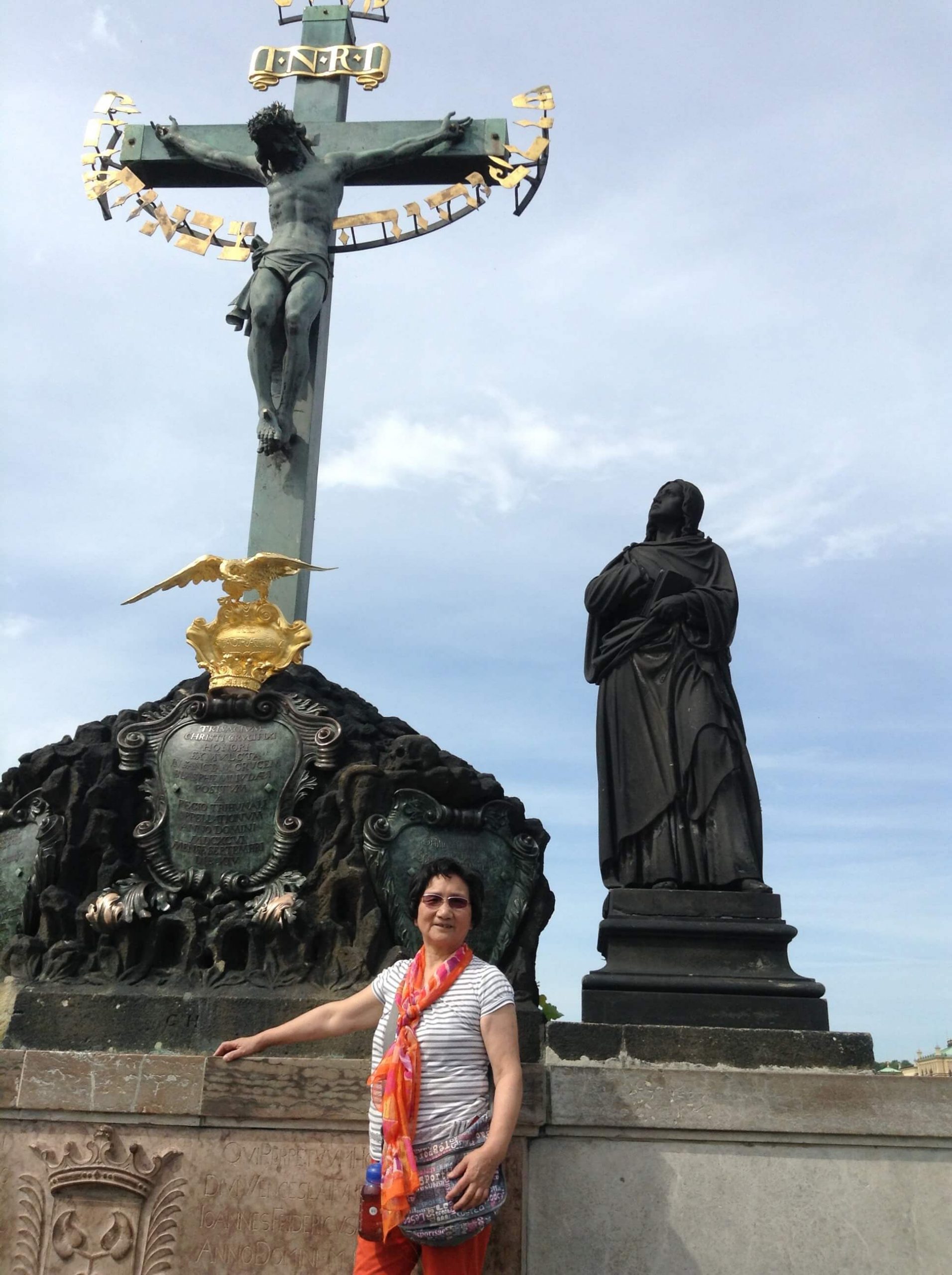 布拉格,攝於查理大橋兩旁聳立雕像中的一座